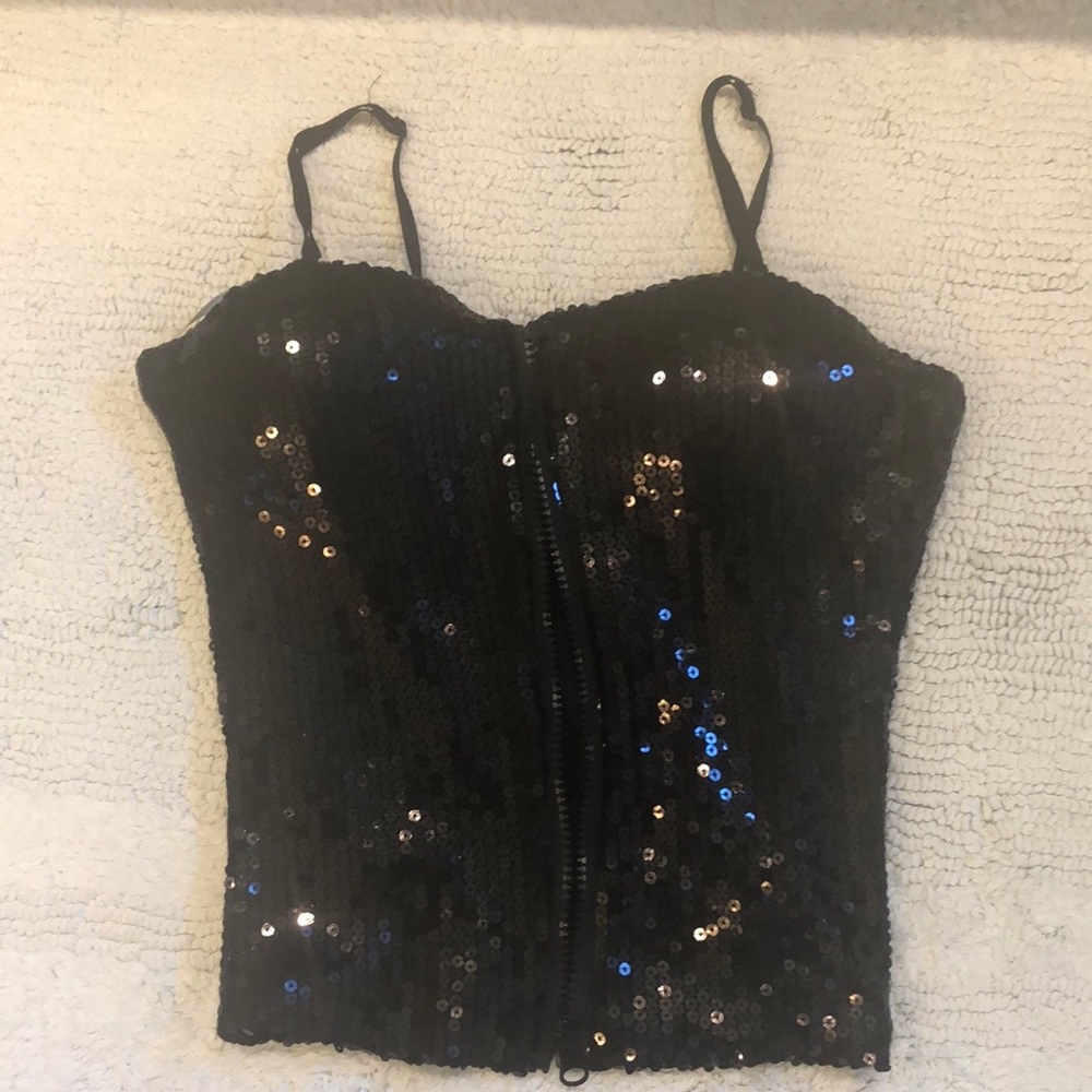 Super cute top.